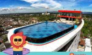 FANTASTIS! 5 Rooftop Pool di Yogyakarta Ini Bakal Memuaskan Liburan Kamu!
