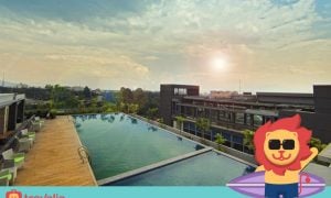 Ada 5 Kolam Renang Rooftop Di Bandung yang BIKIN LIBURAN Makin Menyenangkan!