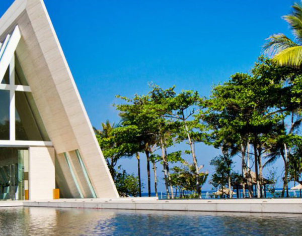 5 Hotel di Bali Dengan Pantai yang Keren Untuk Wedding