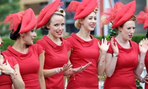 Liburan Rame-Rame Pakai Baju Kembar? KEREN dan SERU!