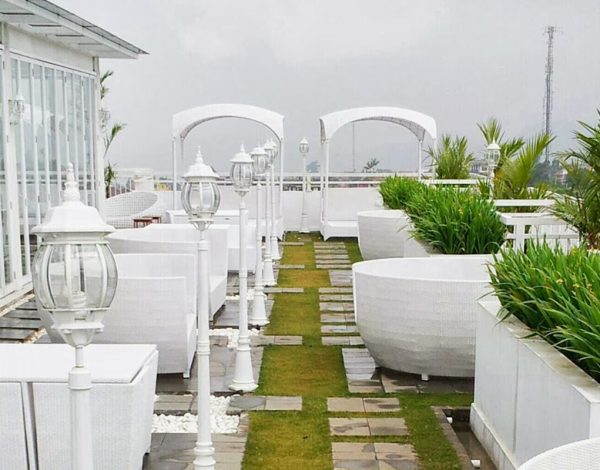 5 Restoran Pemandangan Keren di Puncak Buat Keluarga