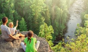 5 Keuntungan Liburan Bersama Keluarga di Daerah yang Sejuk!