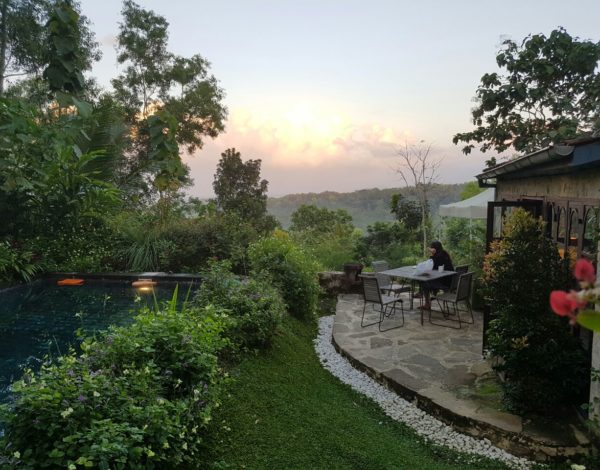 Modal Rp 500.000 Buat Menginap di Villa Lokasi Shooting Film AADC 2!