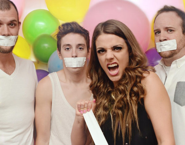 Ayo Ngaku! Ini Bukti Kamu Usil Kalau Liburan Bareng Teman