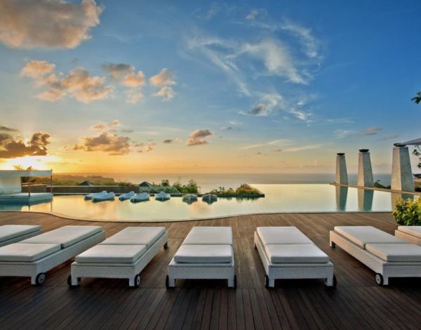 5 Villa Romantis Di Bali Buat Honeymoon