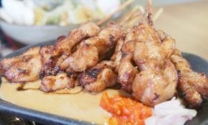 Pecinta Kuliner, Wajib Coba 5 Sate Terenak di Jakarta Ini!