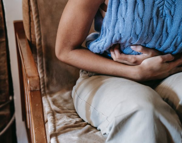 5 Cara Mengatasi Asam Lambung Saat Berpuasa